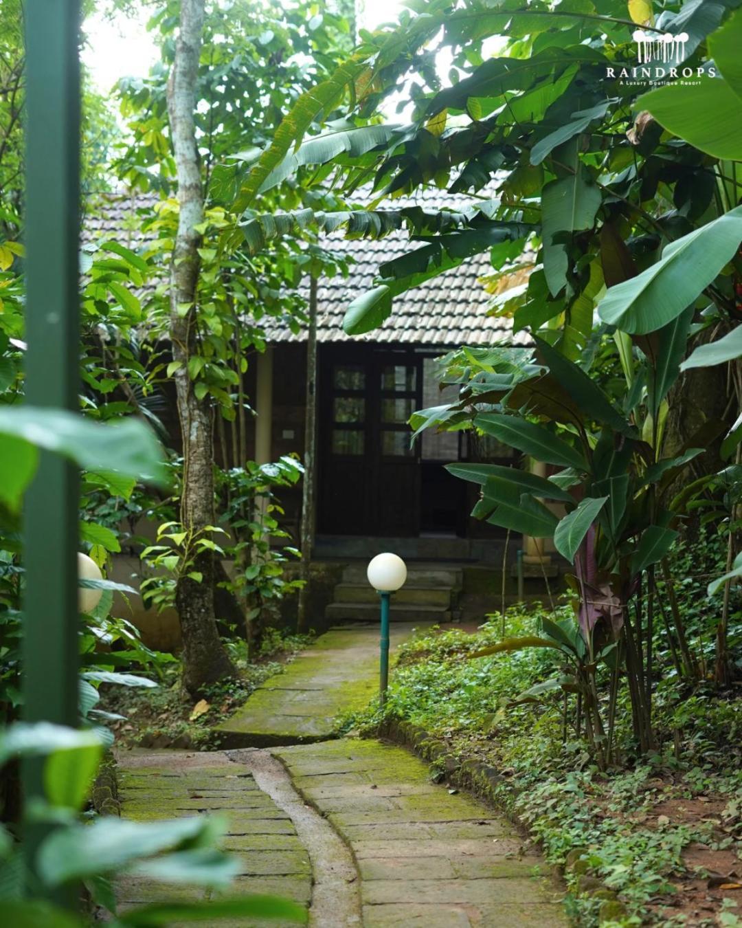 Raindrops Resorts Wayanad Sultan Bathery Exterior foto