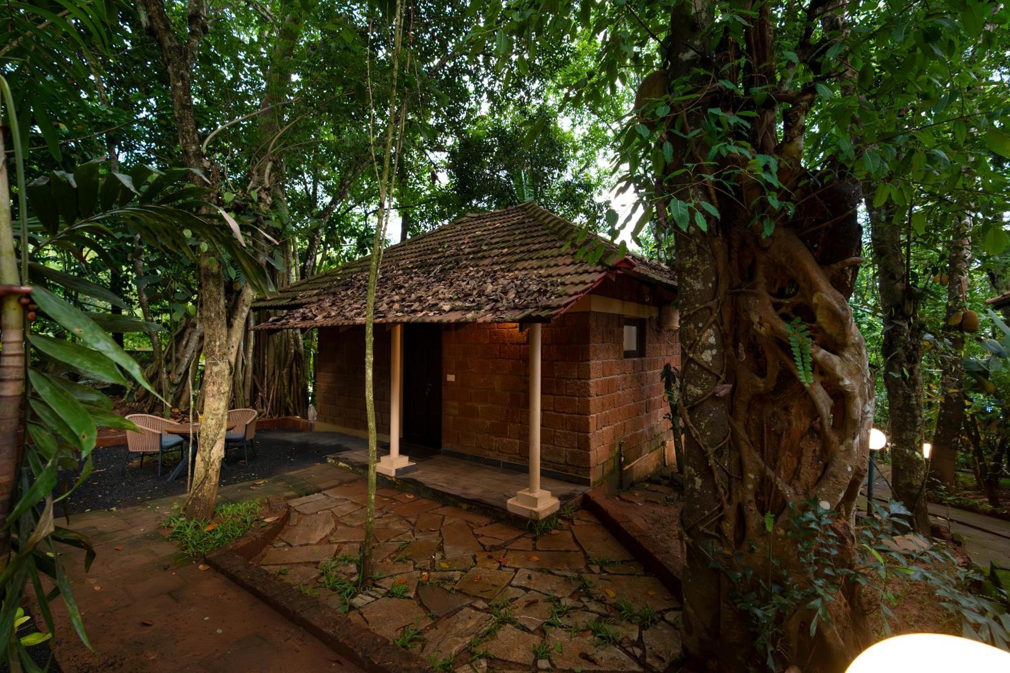 Raindrops Resorts Wayanad Sultan Bathery Exterior foto